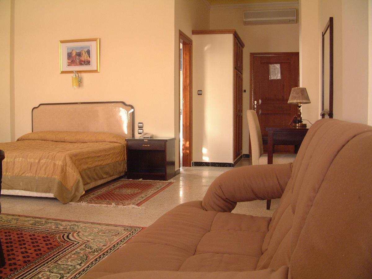 אנאבה Hotel Le Majestic מראה חיצוני תמונה